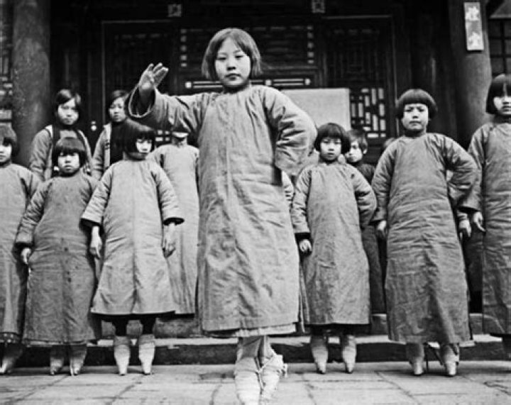 Is foot binding illegal in China?