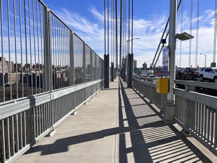 Is George Washington Bridge open for pedestrians?