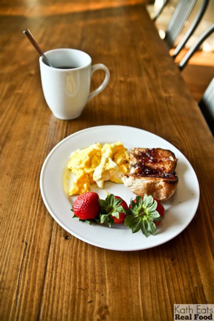 Is it good to eat oatmeal and eggs together?