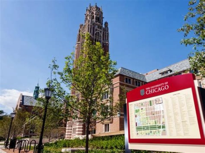 Is it hard to get into UChicago law school?