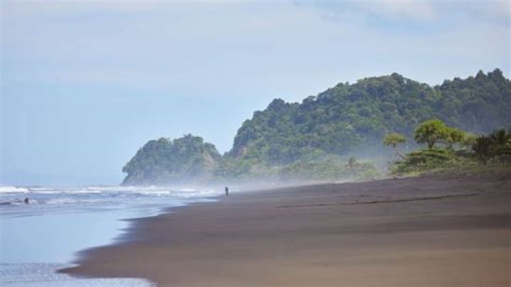 Is it safe for expats to live in Costa Rica?