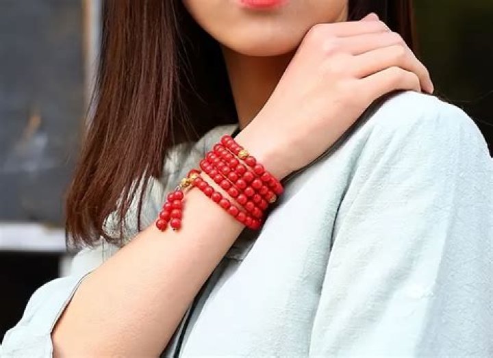 Is it safe to wear cinnabar jewelry?