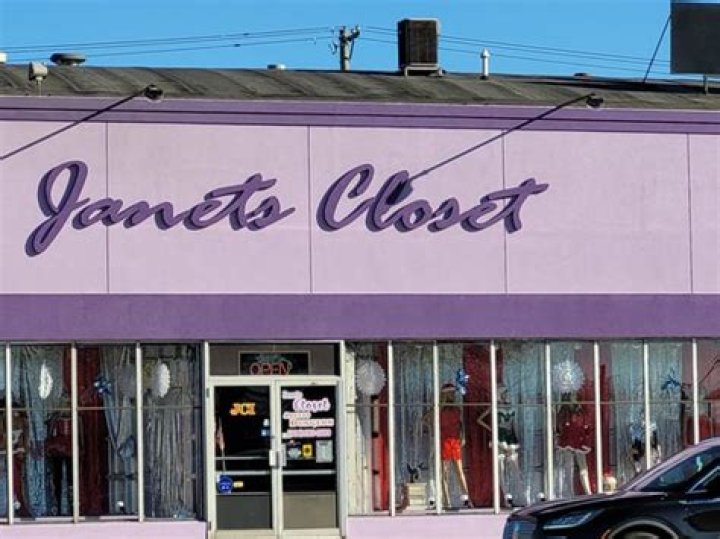 Is Janets closet legit?