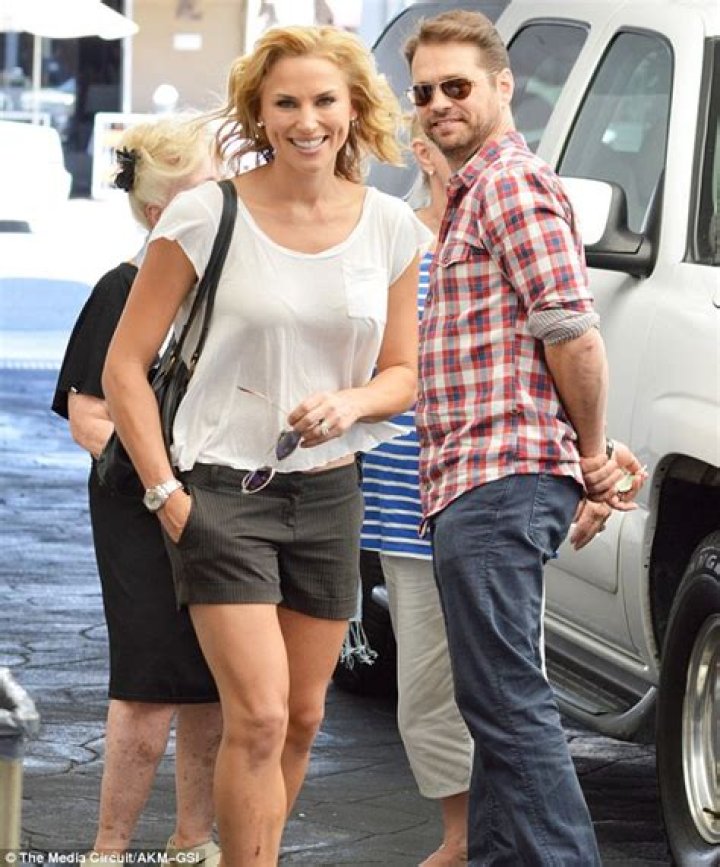 Is Jason Priestley married and have children?