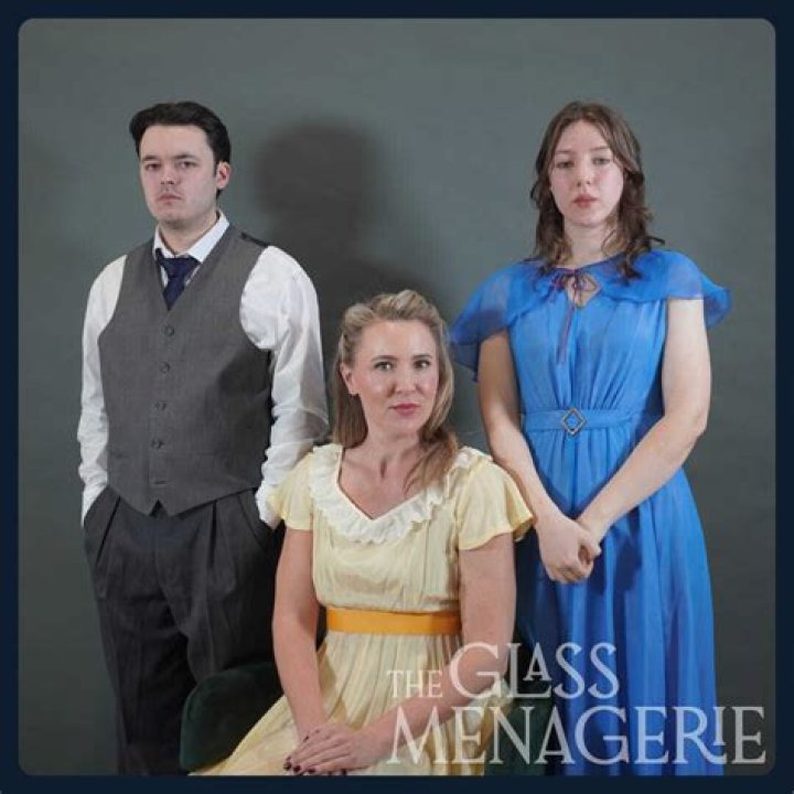 Is Laura in a wheelchair Glass Menagerie?