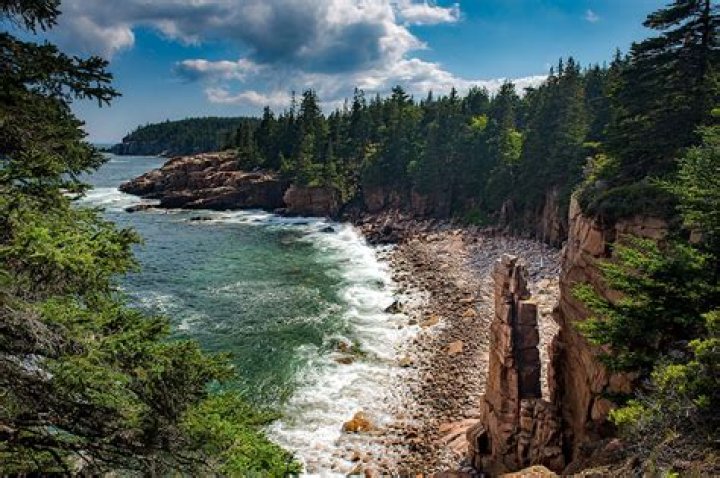 Is Maine known for skiing?