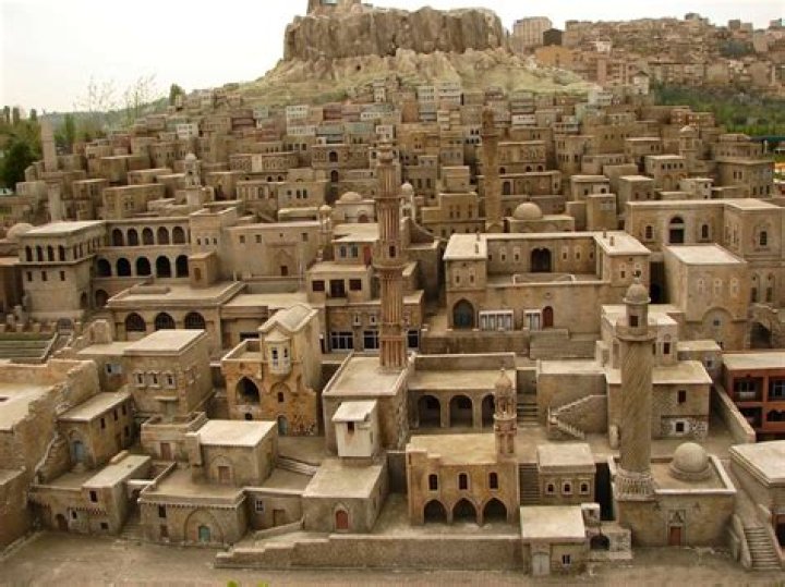 Is Mardin Turkish or Kurdish?