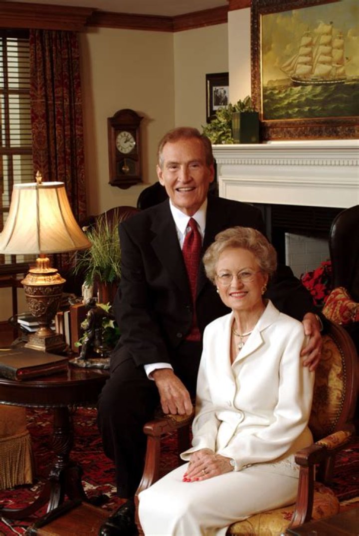 Is Mrs Adrian Rogers still living?