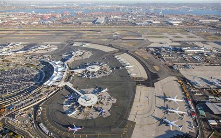 Is Newark Airport in New York or New Jersey?