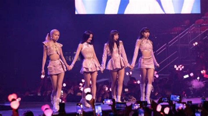 Is pinkpink doing a world tour?