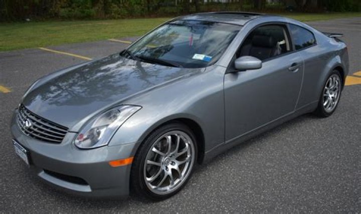 Is the G35 coupe a 4 seater?
