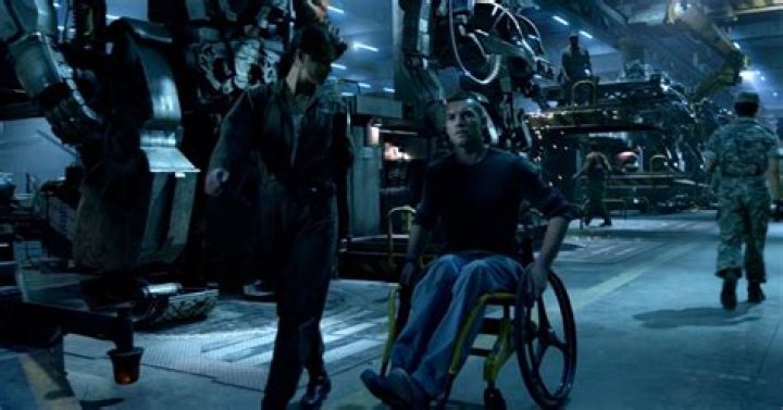 Is the guy who plays Jake Sully really disabled?