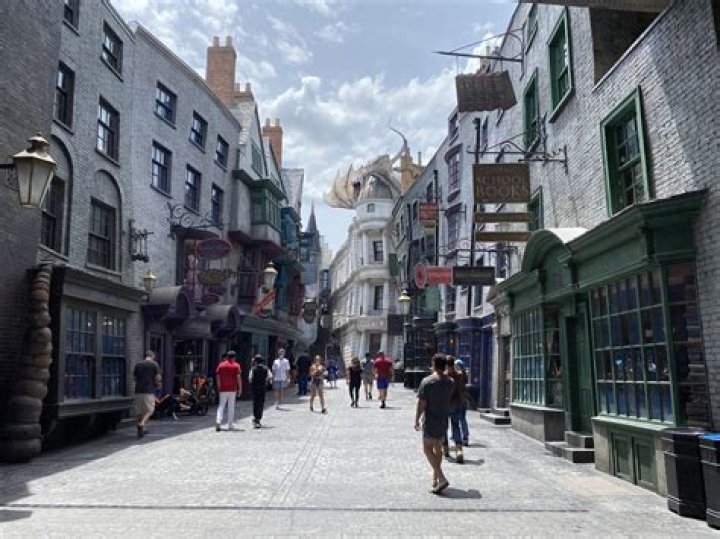 Is there a Diagon Alley at Universal Studios Hollywood?