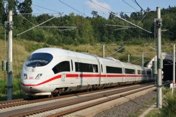 Is there a direct train from Frankfurt to Brussels?