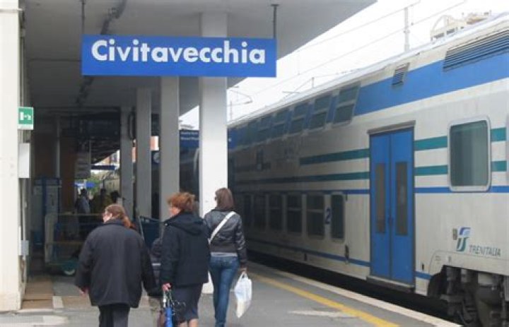 Is there a direct train from Rome airport to Civitavecchia?