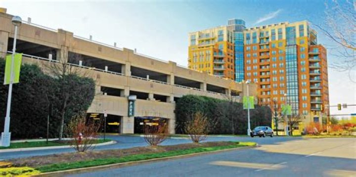 Is there any free parking in Reston Town Center?