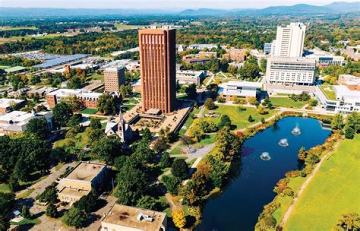 Is UMass Amherst campus pretty?