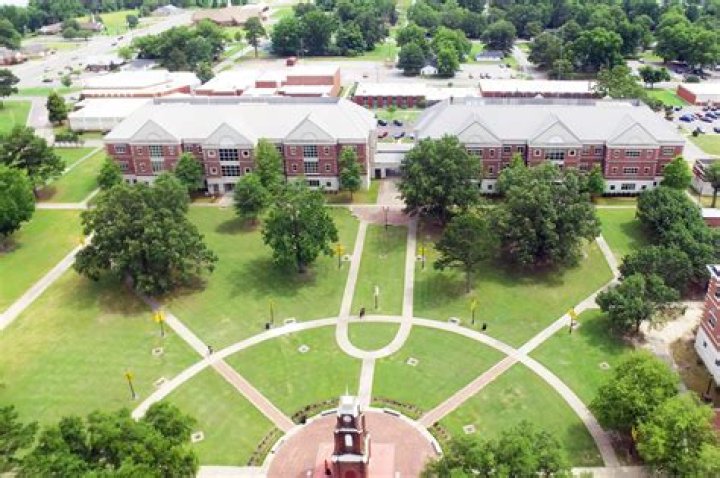 Is University of Arkansas a good business school?