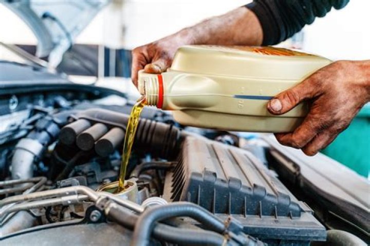 Should I use synthetic oil in my Jeep Grand Cherokee?