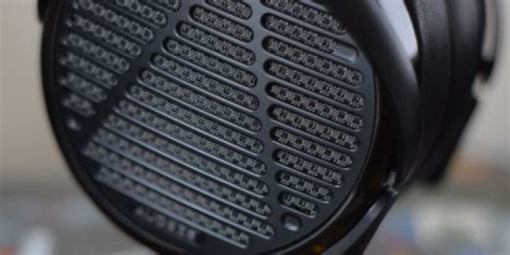 What are LCD headphones?