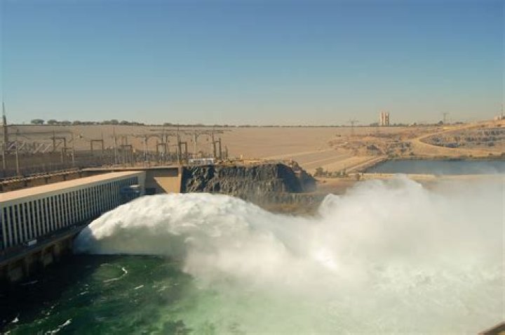 What are some of the problems created by the Aswan High Dam quizlet?