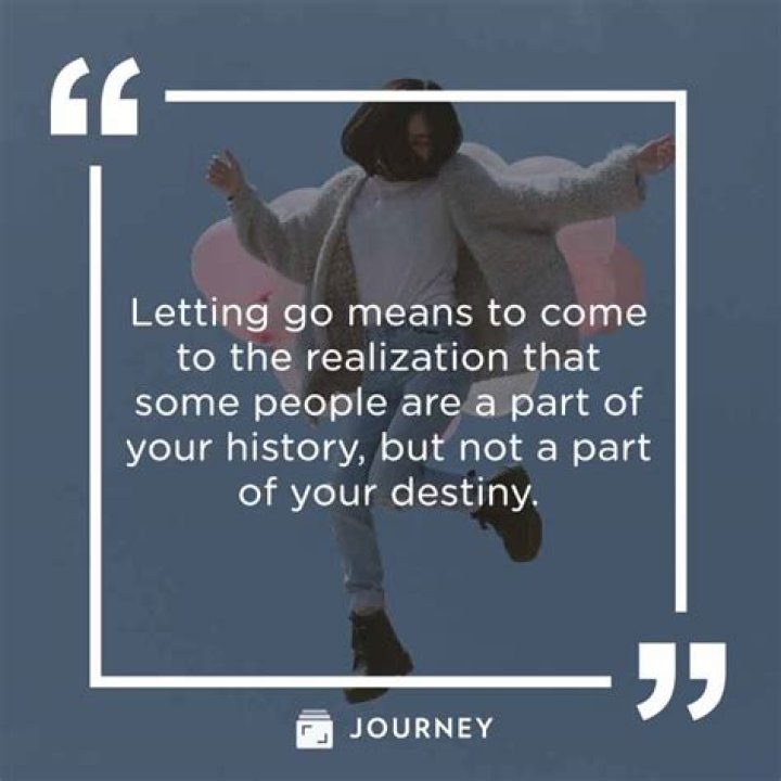What are some quotes about moving on from your past?