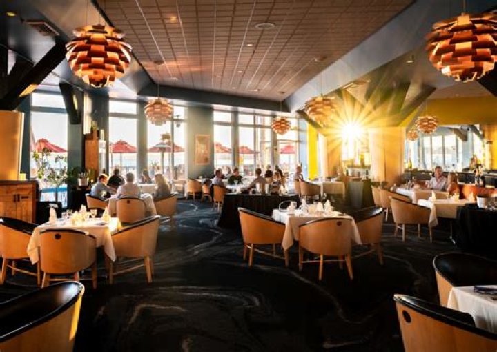 What are the best seafood restaurants in Seattle?