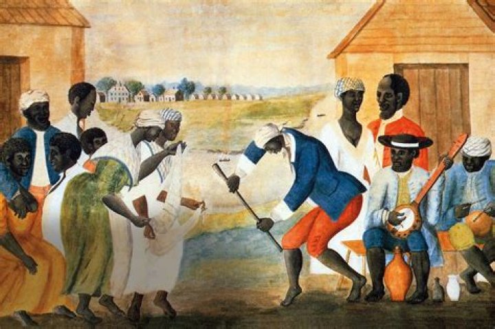 What are the differences between the traditional form of slavery practiced in Africa and plantation slavery practiced in the Americas use specific evidence from the text to support your answer?