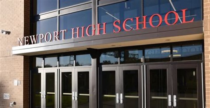 What are the different schools in Newport?