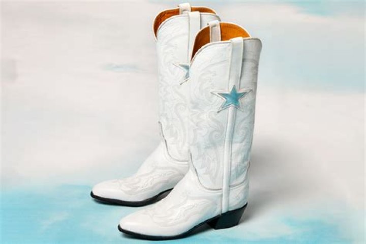 What brand are Dallas cowboy cheerleader boots?