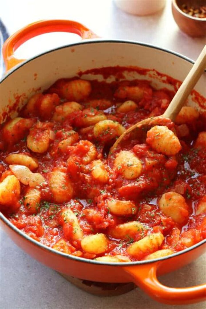 What can gnocchi be served with?