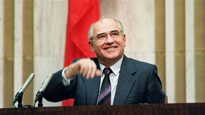 What changes did Gorbachev make to the economy?