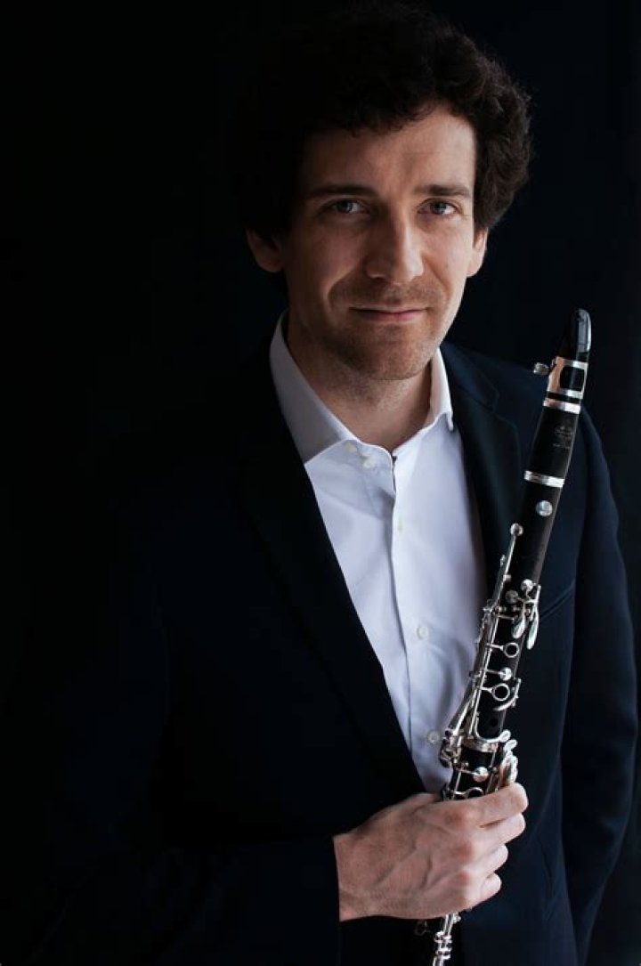 What clarinet does Nicolas Baldeyrou play?
