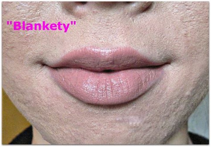 What color is Mac blankety?