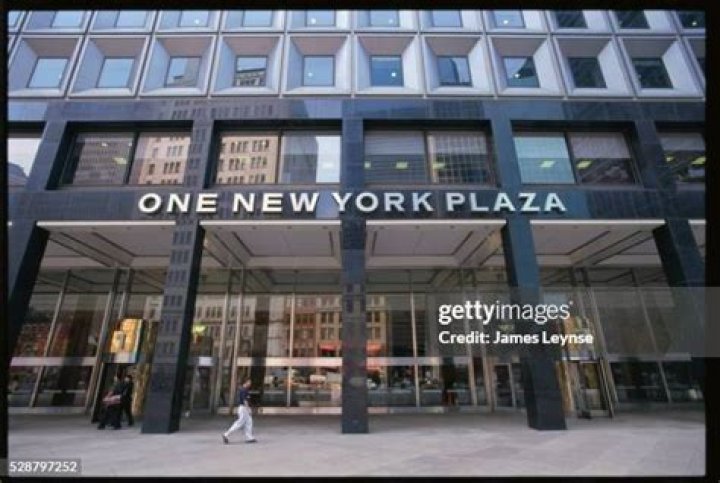 What companies are in 1 New York Plaza?