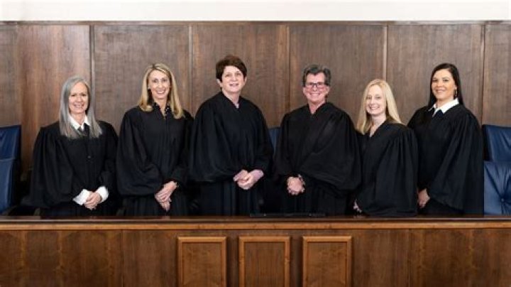 What do judges look for in evening gown?