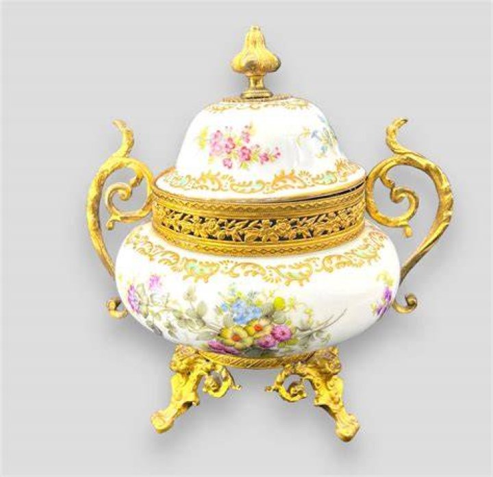 What does Depose mean on porcelain?