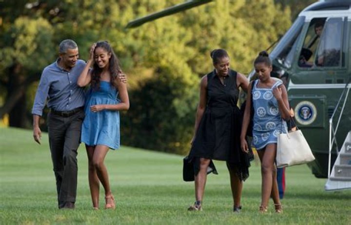 What does Obama claim is a similarity between the students listening to his speech?