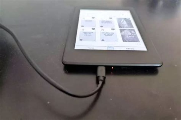 What does orange light on Kindle Fire mean?
