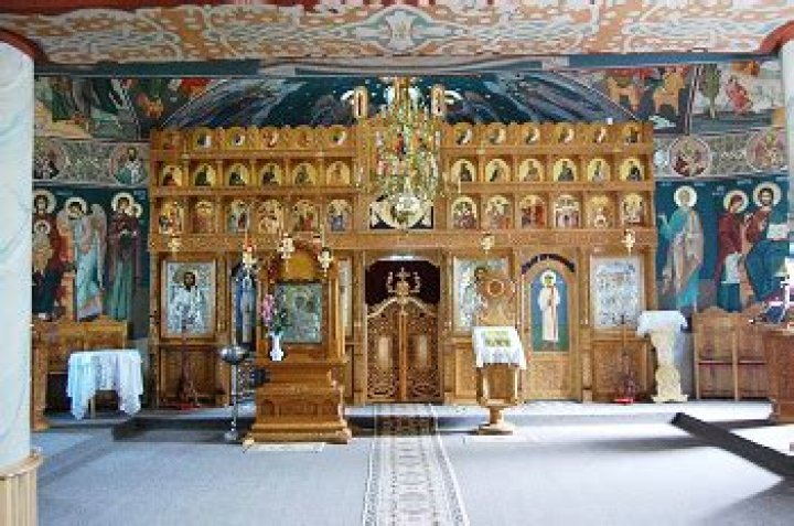 What does the iconostasis represent?