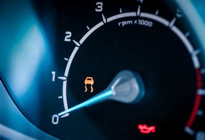 What does VDC off and slip mean on Infiniti G35?