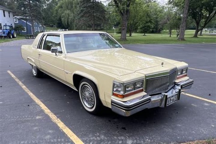 What engine came in a 1980 Cadillac Deville?