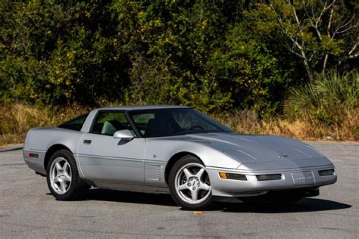What engines came in a 1996 Corvette?