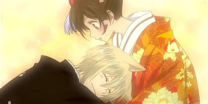 What episode does Tomoe and Nanami kiss?