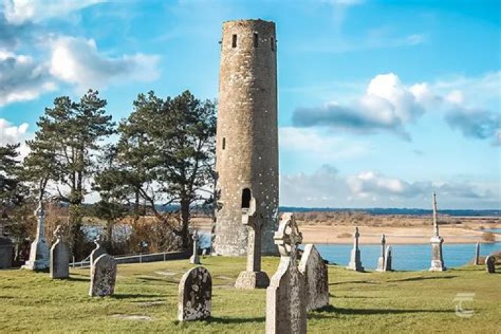 What happened at Clonmacnoise?
