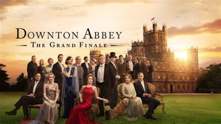 What happened in Season 1 of Downton Abbey?