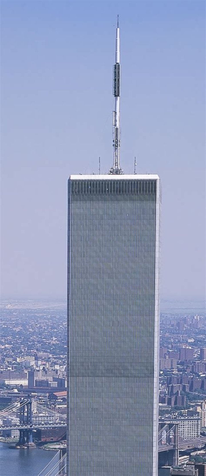 What happened to the antenna on WTC 1?