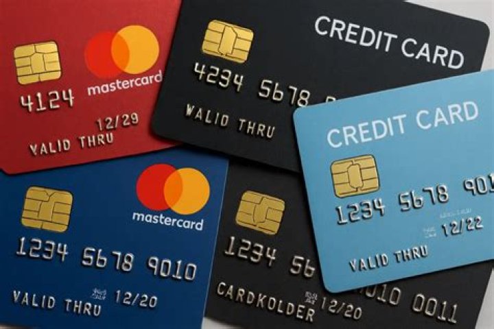 What happens if Im 2 days late on my credit card payment?