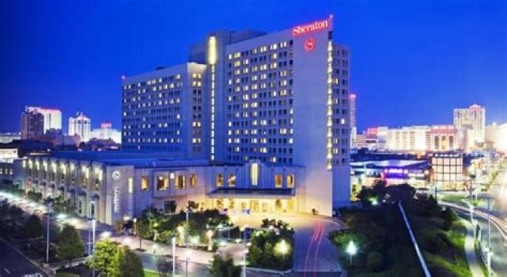 What hotels are near the Convention Center in Dallas Texas?