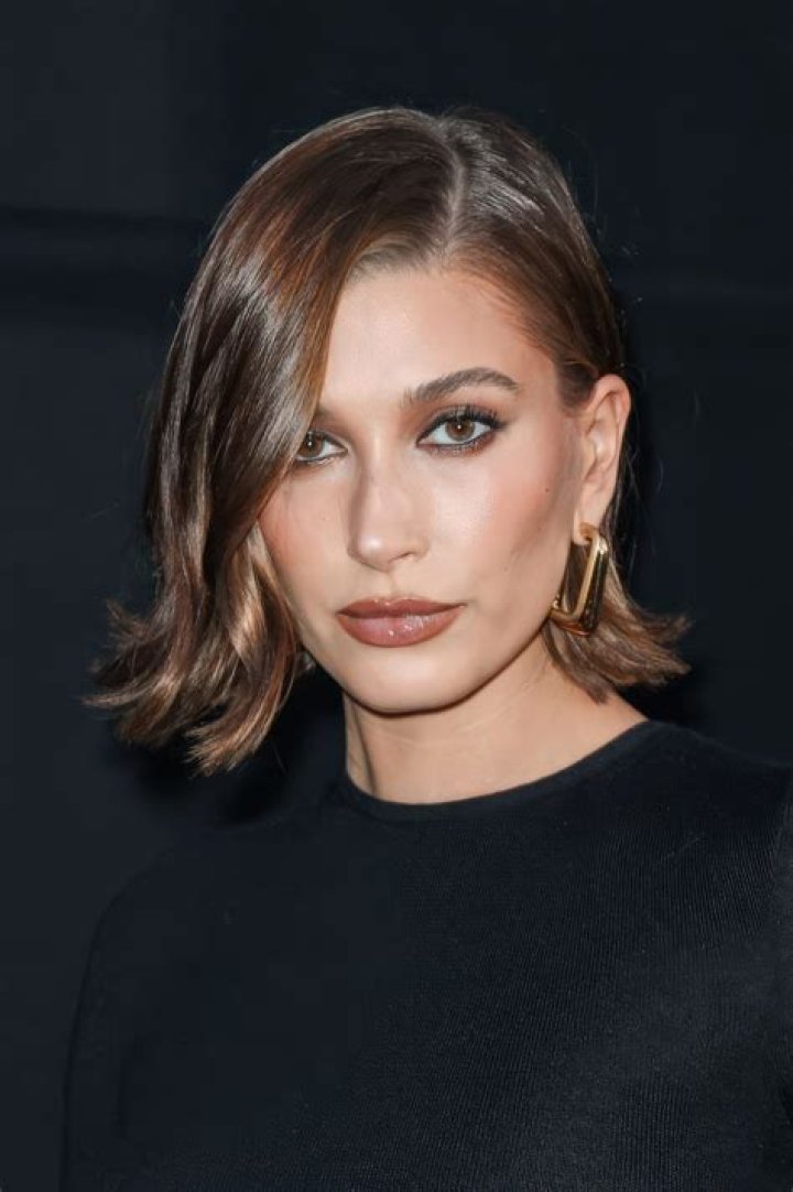 What is a flipped bob haircut?
